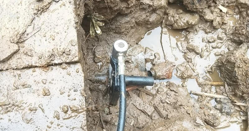漏水していた給水管の切断状況
