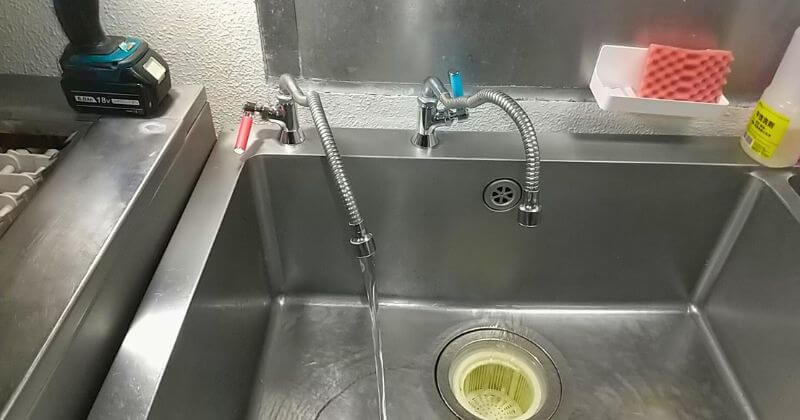 水用の水栓を止水した状態