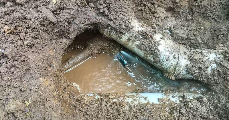 修理前の漏水状況