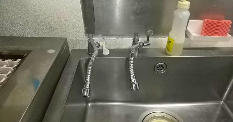 修理前の厨房水栓