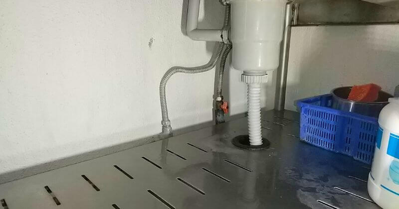 修理前の分岐金具