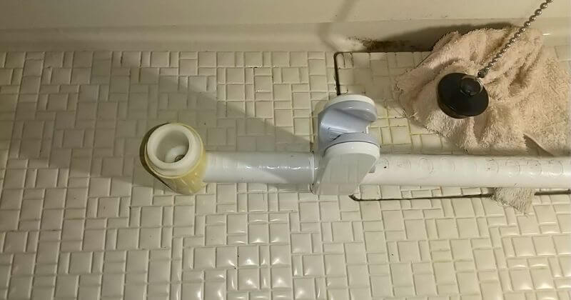 固定金具を元通りに取り付けた状態