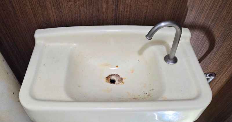止水した状態のトイレタンク
