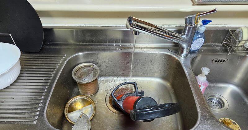 ローポンプを使用した修理中