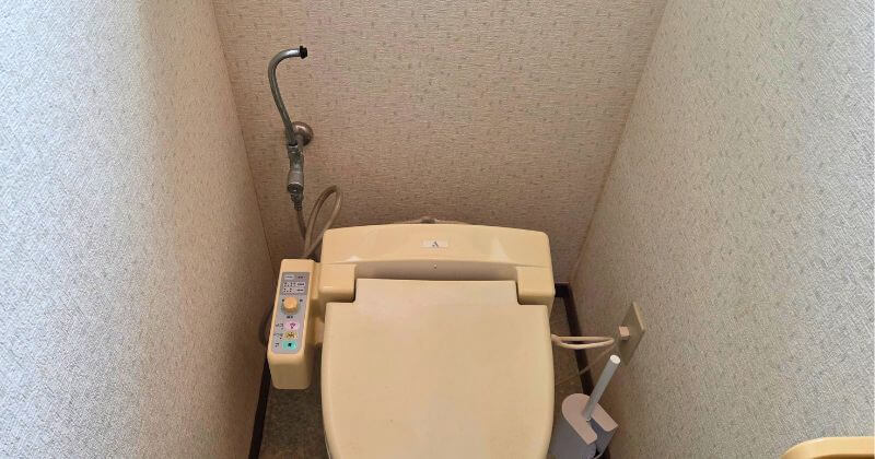 トイレタンクを取り外した状態