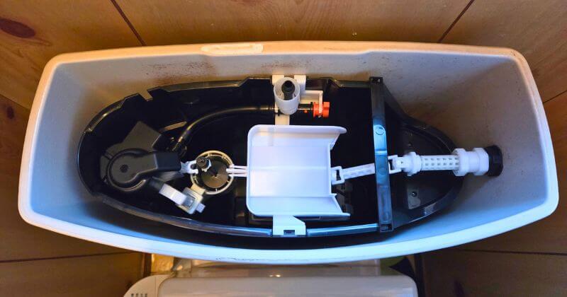 洗浄レバーの取付中