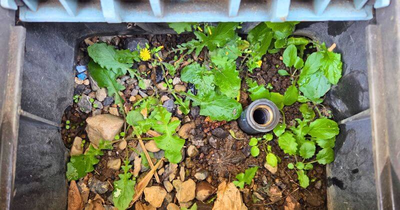 既設の水栓を取り外した状態