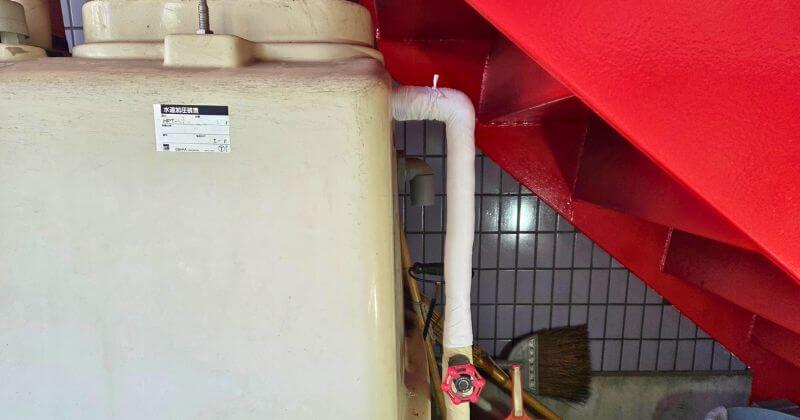 給水管の保温工事状況