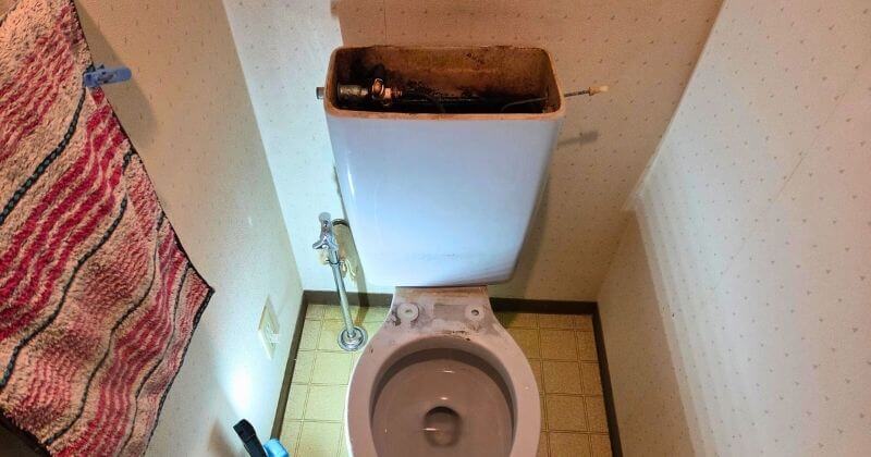 便座を取り外した状態