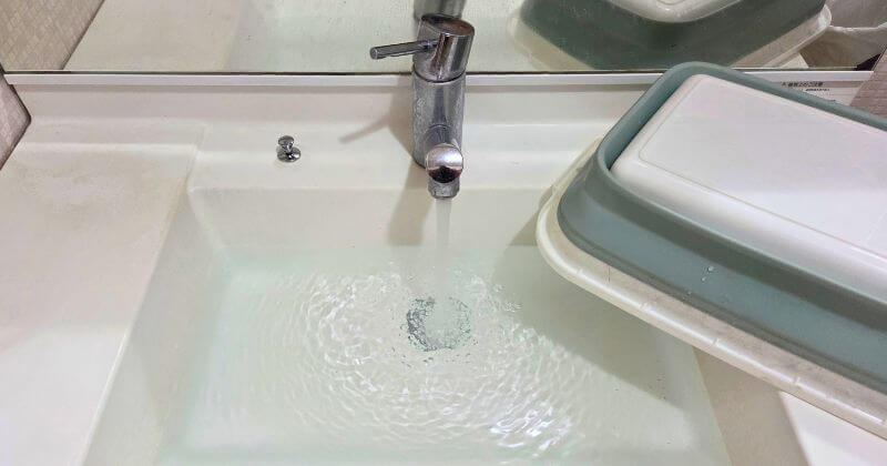 ボウルに水を溜めている状態