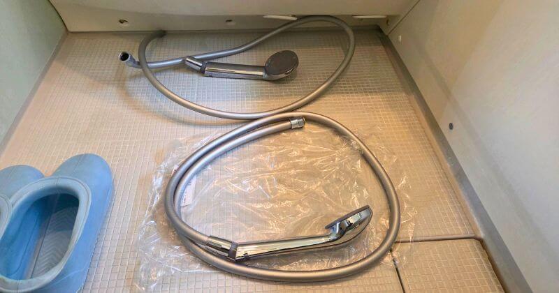 取り外したシャワーホース