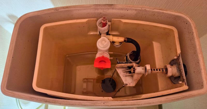ボールタップの浮き玉を取り外した状態