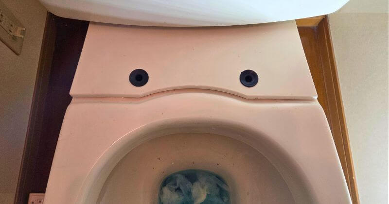 便座スペーサーを再取り付けした状態