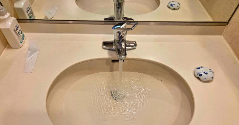 ボウルに水を溜めている状態