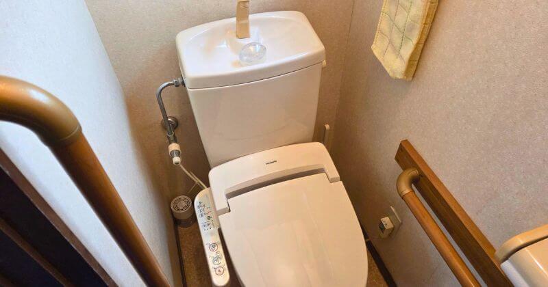 修理前のトイレ