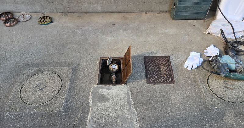 修理前の水道メーター廻り