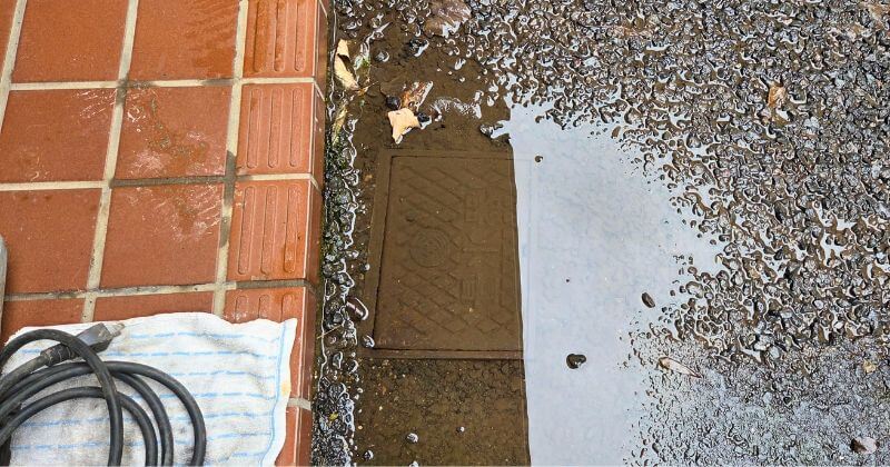 修理前の水道メーター廻り