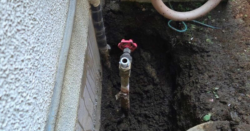 既設の給湯器用のバルブ